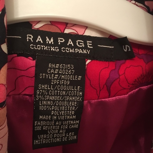 Red pink and black flower blazer, Rampage size S - Picture 5 of 5
